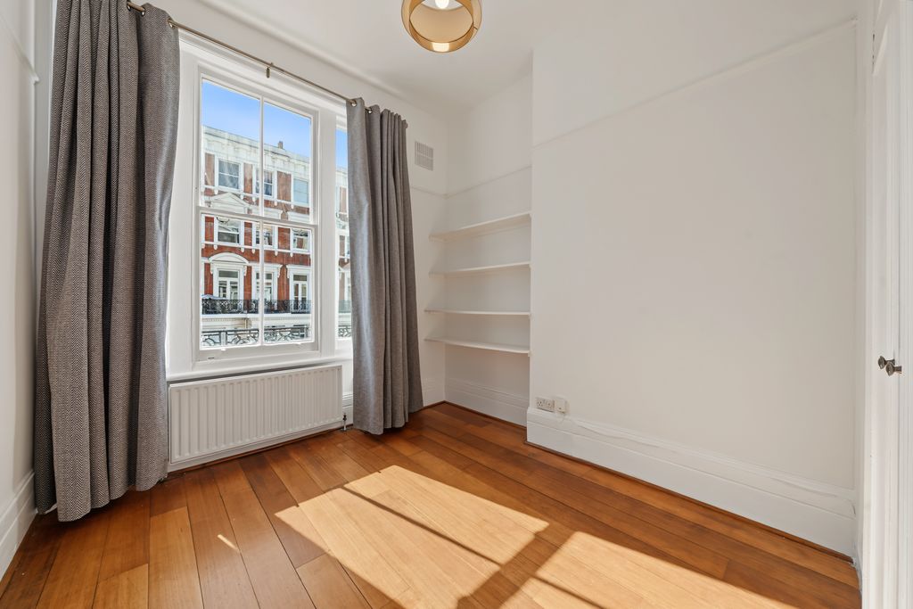 Maclise Road, W14 - 2 bed flat to let